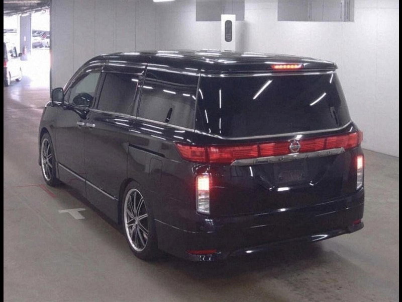 Nissan Elgrand 