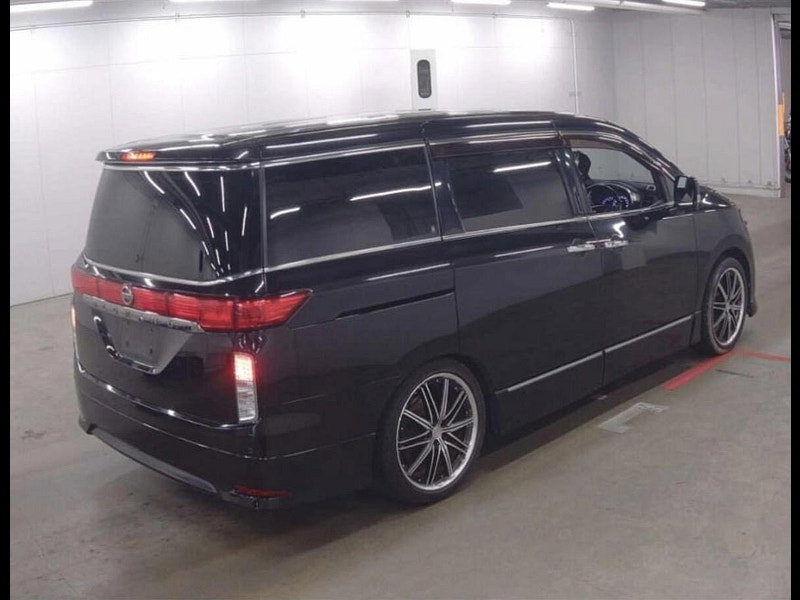 Nissan Elgrand 