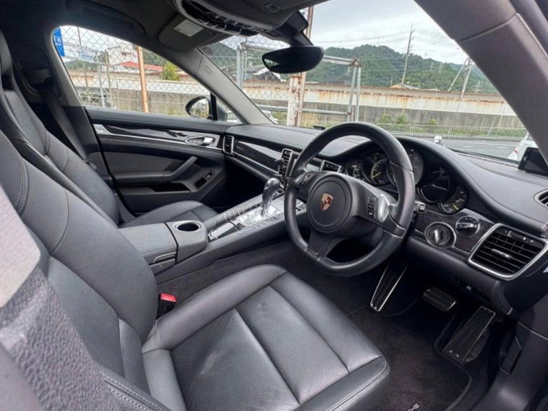 Porsche Panamera 3.0 V6 E-Hybrid S Hatchback 5dr Petrol Plug-in Hybrid TiptronicS Euro 6 (s/s) (416 ps)