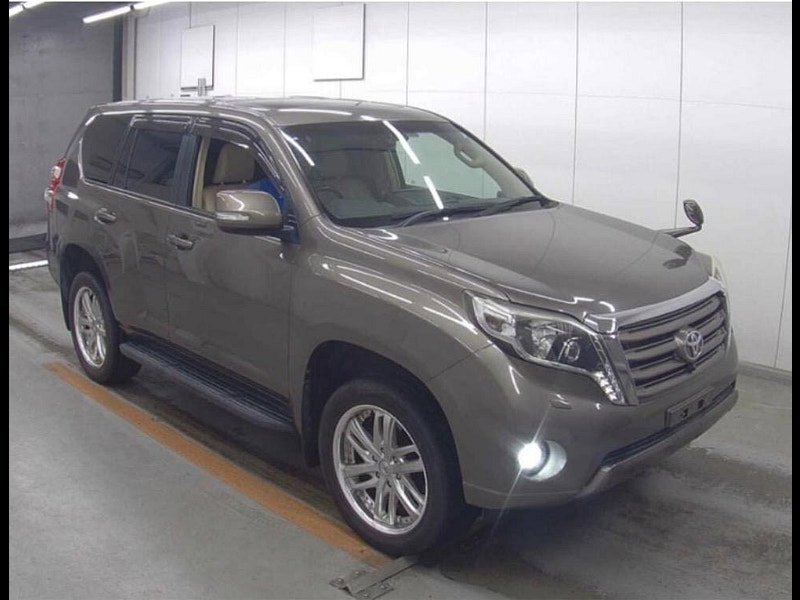 Toyota Land Cruiser 2.8D Icon SUV 5dr Diesel Auto 4WD Euro 6 (7 Seats) (177 ps)