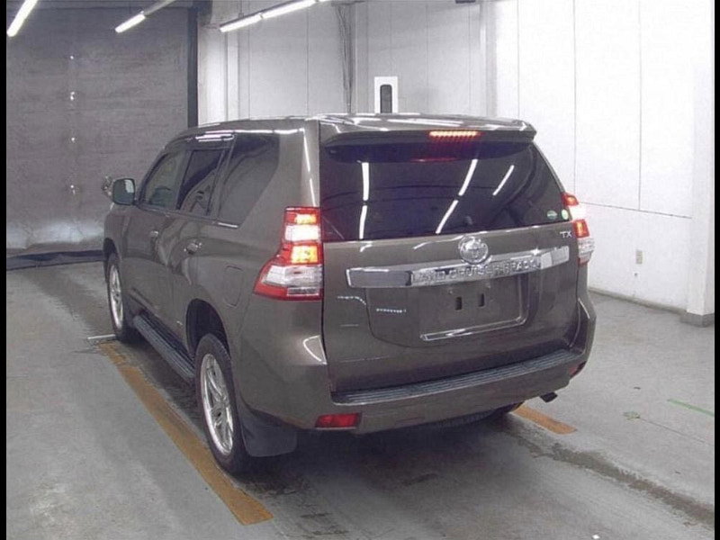 Toyota Land Cruiser 2.8D Icon SUV 5dr Diesel Auto 4WD Euro 6 (7 Seats) (177 ps)