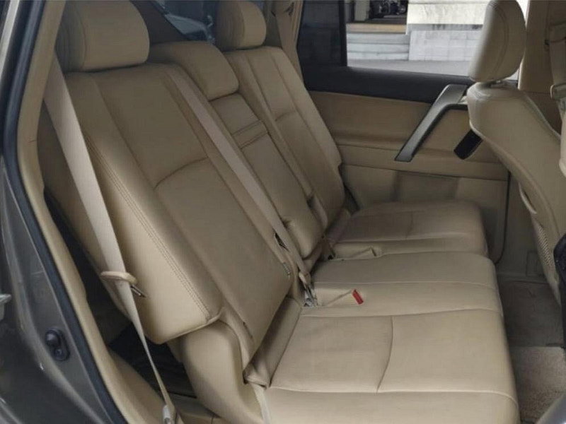 Toyota Land Cruiser 2.8D Icon SUV 5dr Diesel Auto 4WD Euro 6 (7 Seats) (177 ps)