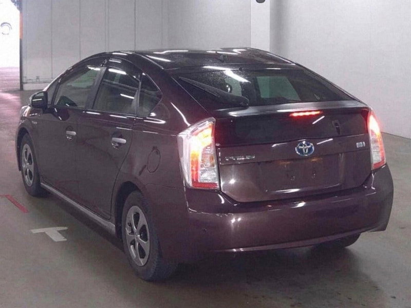 Toyota Prius 1.8 VVT-h Hatchback 5dr Petrol Hybrid CVT Euro 5 (s/s) (136 ps)