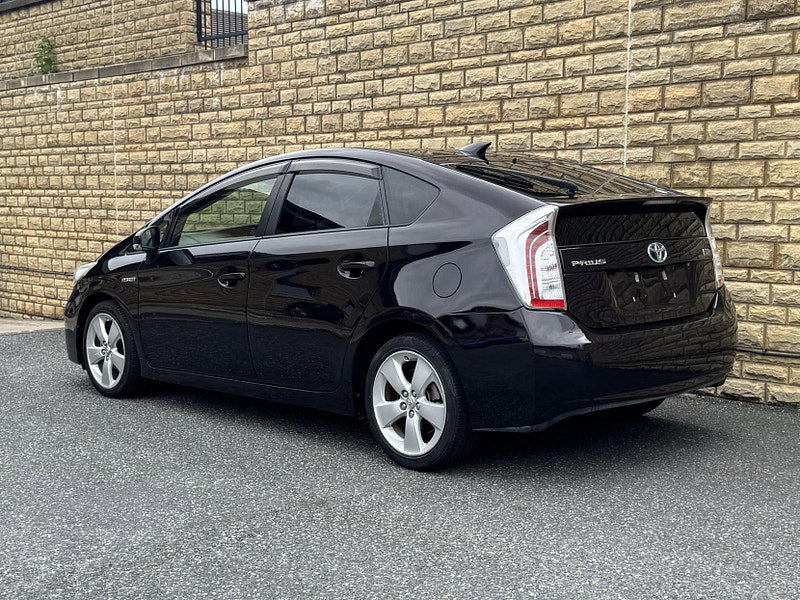 Toyota Prius 1.8 VVT-h T Spirit Hatchback 5dr Petrol Hybrid CVT Euro 5 (s/s) (136 ps)