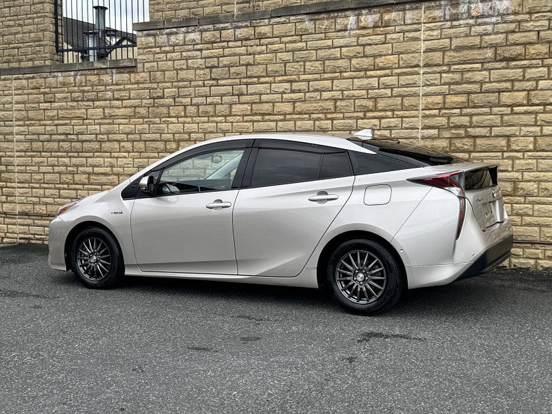 Toyota Prius 1.8 VVT-h Excel Hatchback 5dr Petrol Hybrid CVT Euro 6 (s/s) (122 ps)