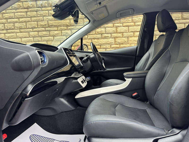 Toyota Prius 1.8 VVT-h Business Edition Hatchback 5dr Petrol Hybrid CVT Euro 6 (s/s) (122 ps)