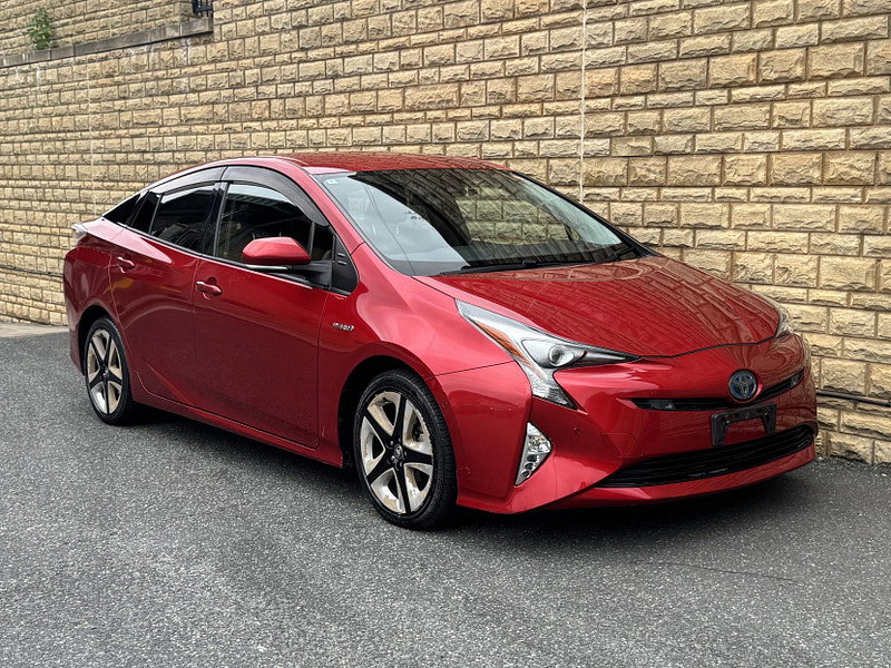 Toyota Prius 1.8 VVT-h Business Edition Hatchback 5dr Petrol Hybrid CVT Euro 6 (s/s) (122 ps)