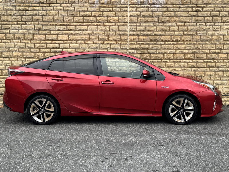Toyota Prius 1.8 VVT-h Business Edition Hatchback 5dr Petrol Hybrid CVT Euro 6 (s/s) (122 ps)