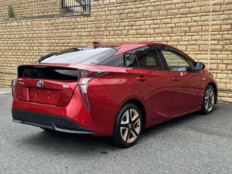 Toyota Prius 1.8 VVT-h Business Edition Hatchback 5dr Petrol Hybrid CVT Euro 6 (s/s) (122 ps)