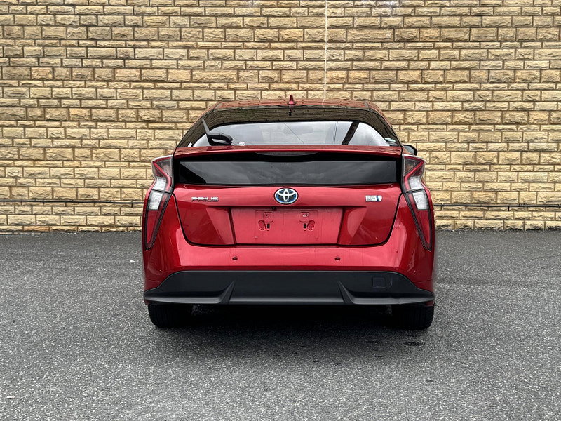 Toyota Prius 1.8 VVT-h Business Edition Hatchback 5dr Petrol Hybrid CVT Euro 6 (s/s) (122 ps)