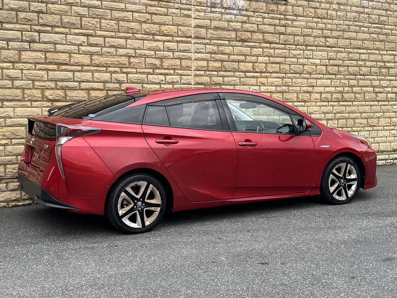 Toyota Prius 1.8 VVT-h Business Edition Hatchback 5dr Petrol Hybrid CVT Euro 6 (s/s) (122 ps)