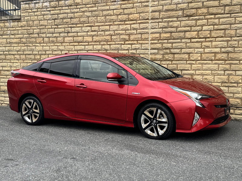 Toyota Prius 1.8 VVT-h Business Edition Hatchback 5dr Petrol Hybrid CVT Euro 6 (s/s) (122 ps)