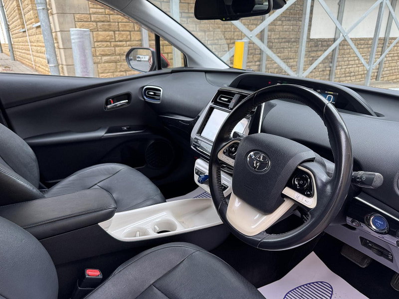 Toyota Prius 1.8 VVT-h Business Edition Hatchback 5dr Petrol Hybrid CVT Euro 6 (s/s) (122 ps)
