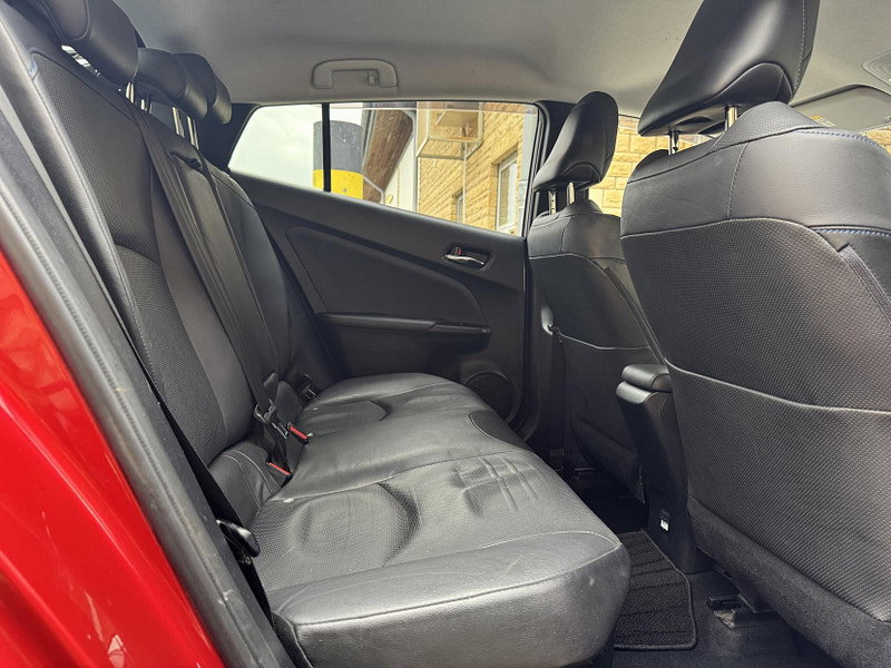 Toyota Prius 1.8 VVT-h Business Edition Hatchback 5dr Petrol Hybrid CVT Euro 6 (s/s) (122 ps)