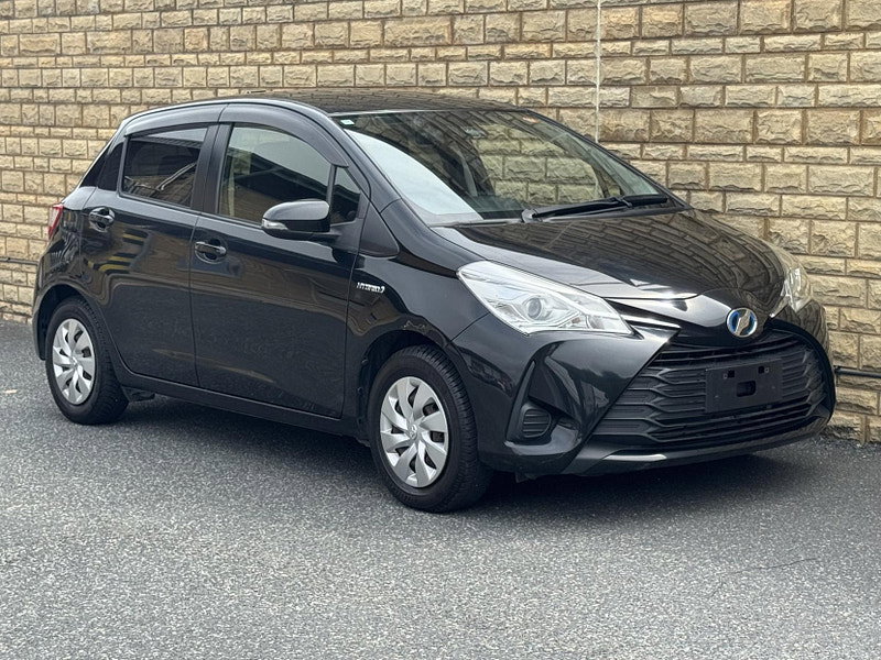 Toyota Yaris 1.5 VVT-h Design Hatchback 5dr Petrol Hybrid E-CVT Euro 6 (s/s) (100 ps)