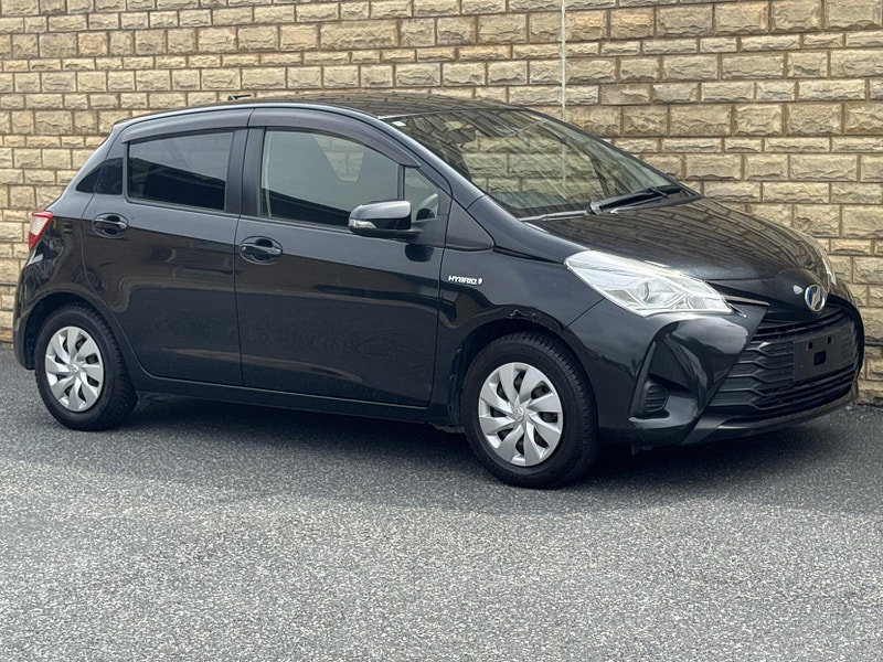 Toyota Yaris 1.5 VVT-h Design Hatchback 5dr Petrol Hybrid E-CVT Euro 6 (s/s) (100 ps)