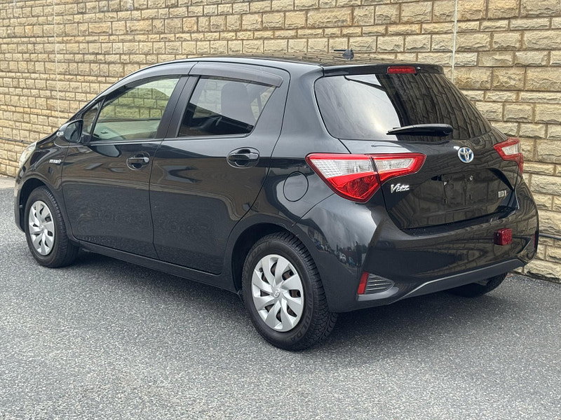 Toyota Yaris 1.5 VVT-h Design Hatchback 5dr Petrol Hybrid E-CVT Euro 6 (s/s) (100 ps)
