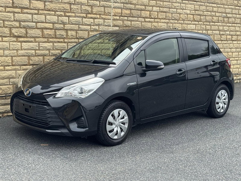 Toyota Yaris 1.5 VVT-h Design Hatchback 5dr Petrol Hybrid E-CVT Euro 6 (s/s) (100 ps)