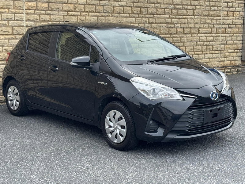 Toyota Yaris 1.5 VVT-h Design Hatchback 5dr Petrol Hybrid E-CVT Euro 6 (s/s) (100 ps)