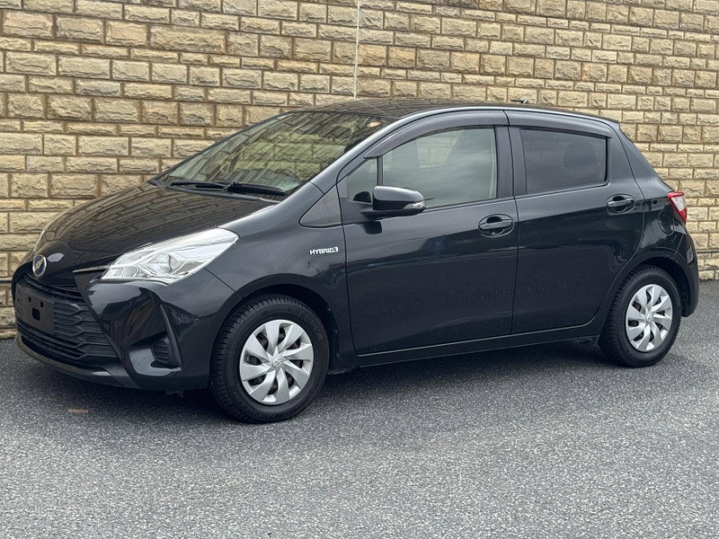 Toyota Yaris 1.5 VVT-h Design Hatchback 5dr Petrol Hybrid E-CVT Euro 6 (s/s) (100 ps)