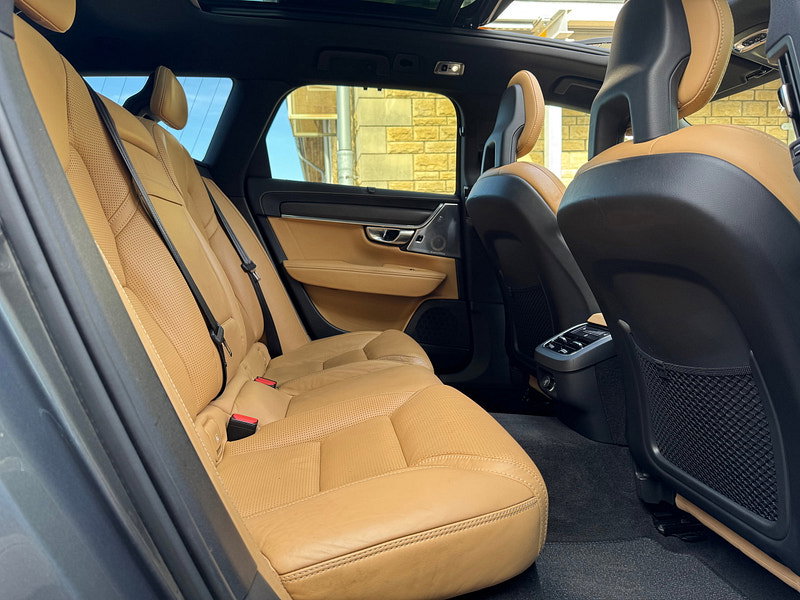 Volvo V90 cross country 2.0 T5 Plus Estate 5dr Petrol Auto AWD Euro 6 (s/s) (250 ps)
