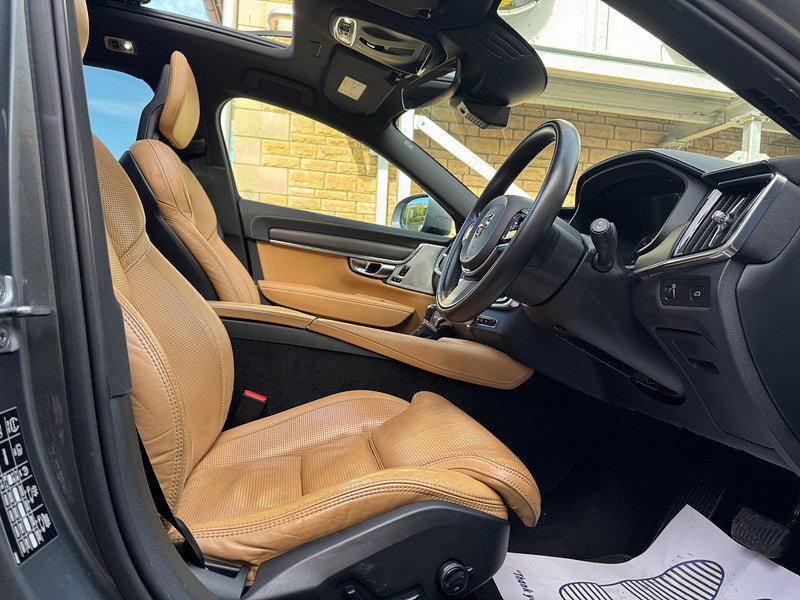 Volvo V90 cross country 2.0 T5 Plus Estate 5dr Petrol Auto AWD Euro 6 (s/s) (250 ps)