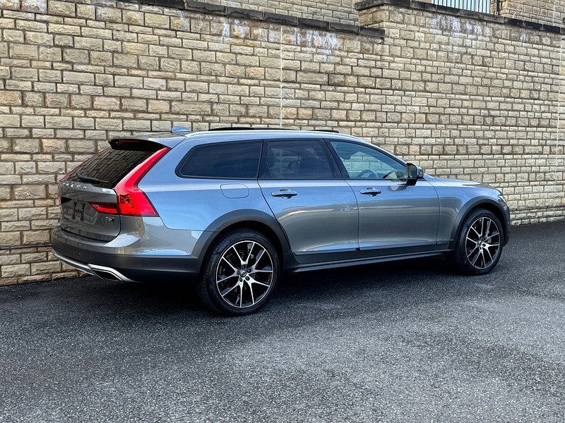 Volvo V90 cross country 2.0 T5 Plus Estate 5dr Petrol Auto AWD Euro 6 (s/s) (250 ps)