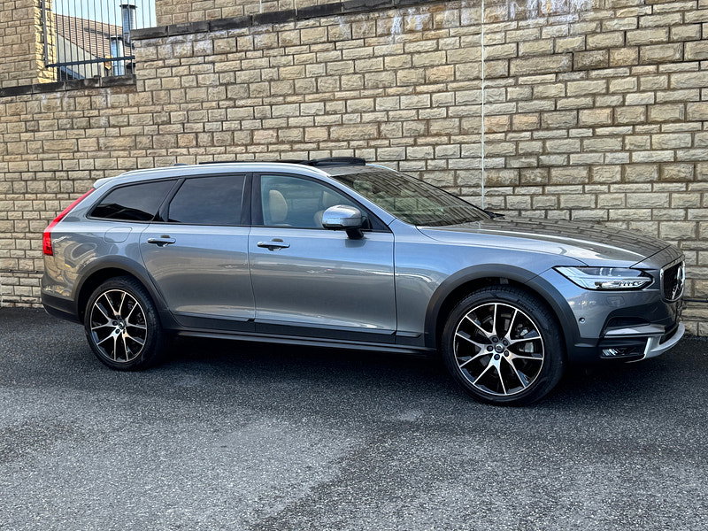 Volvo V90 cross country 2.0 T5 Plus Estate 5dr Petrol Auto AWD Euro 6 (s/s) (250 ps)
