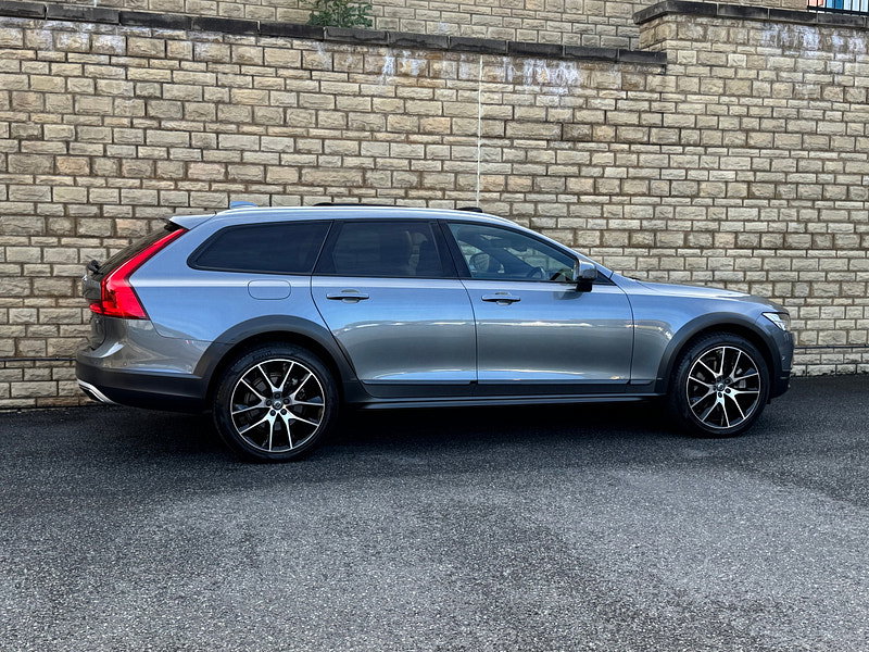 Volvo V90 cross country 2.0 T5 Plus Estate 5dr Petrol Auto AWD Euro 6 (s/s) (250 ps)