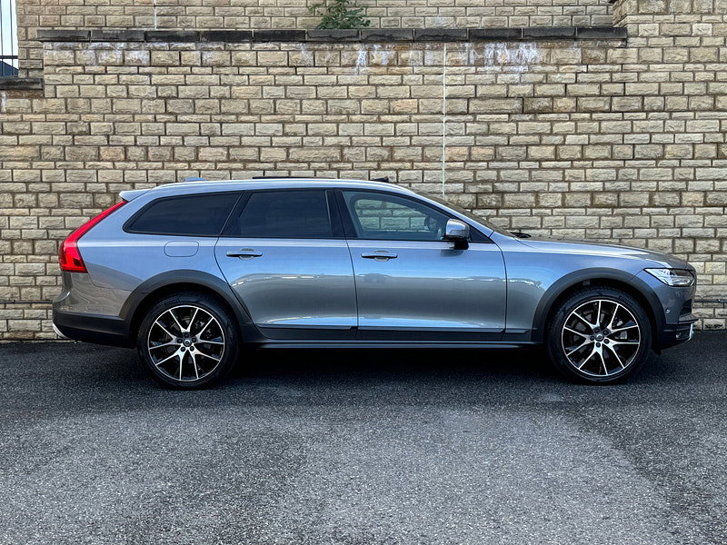 Volvo V90 cross country 2.0 T5 Plus Estate 5dr Petrol Auto AWD Euro 6 (s/s) (250 ps)