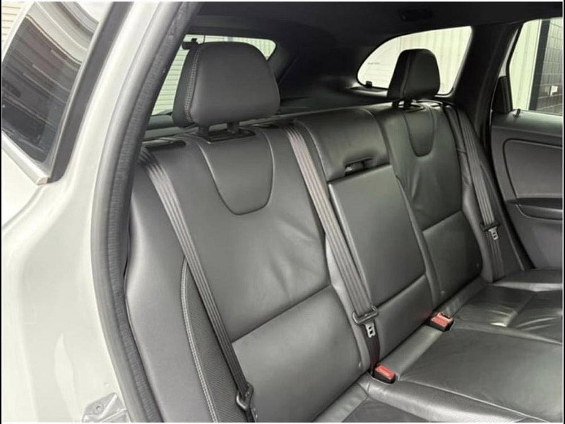 Volvo XC60 2.0 D4 R-Design SUV 5dr Diesel Auto AWD Euro 6 (s/s) (190 ps)