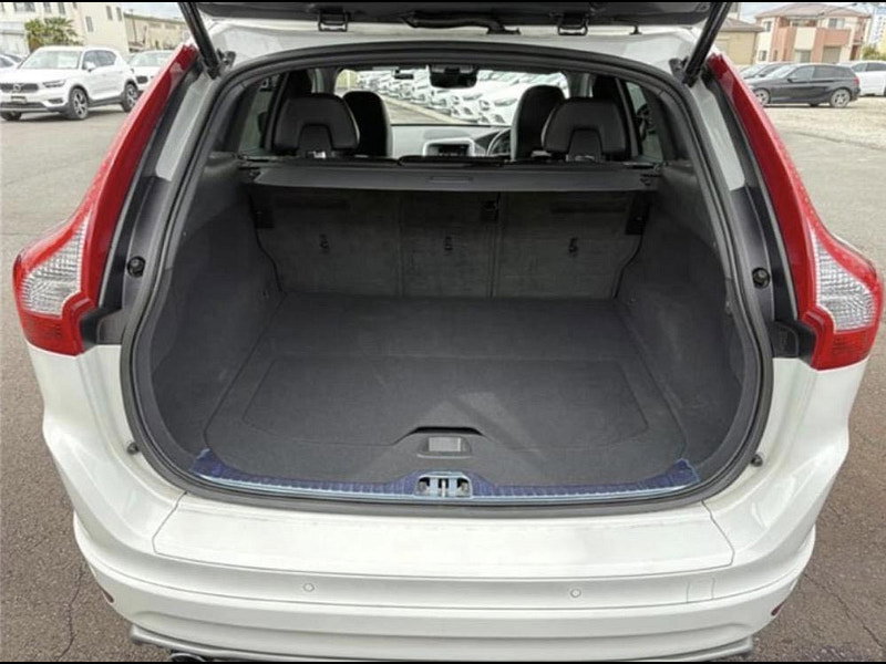 Volvo XC60 2.0 D4 R-Design SUV 5dr Diesel Auto AWD Euro 6 (s/s) (190 ps)
