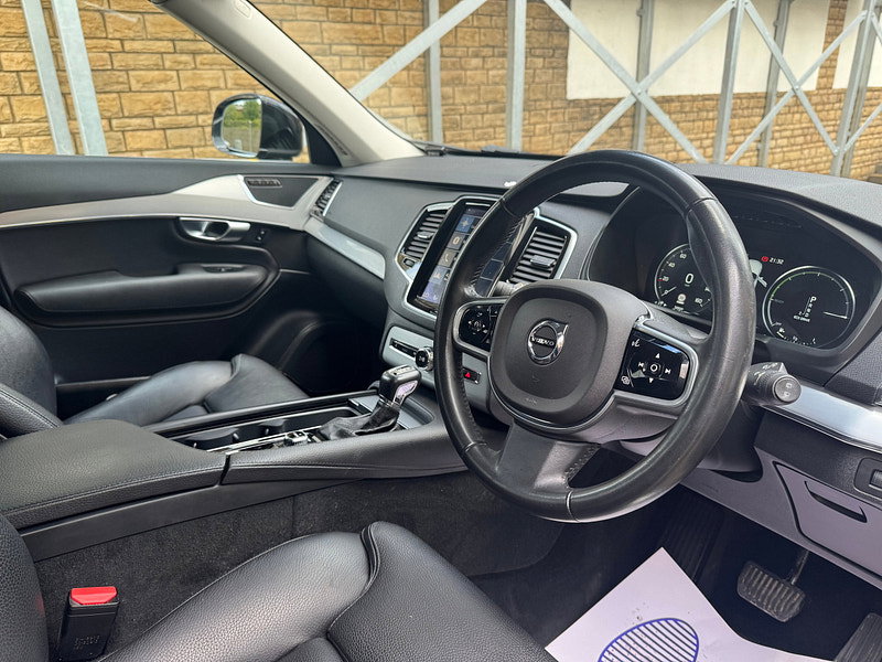 Volvo XC90 2.0 T5 Momentum SUV 5dr Petrol Auto 4WD Euro 6 (s/s) (250 ps)