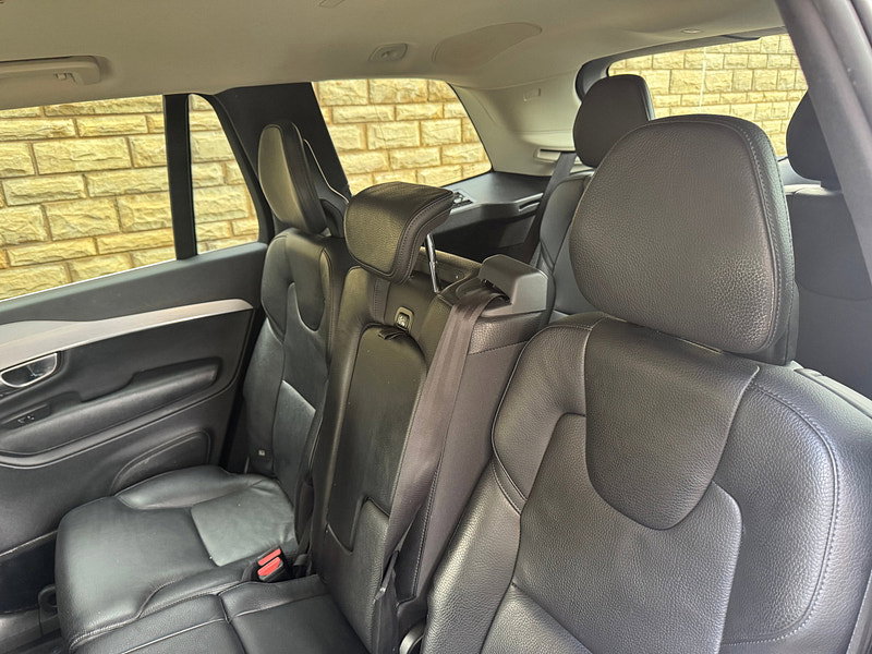 Volvo XC90 2.0 T5 Momentum SUV 5dr Petrol Auto 4WD Euro 6 (s/s) (250 ps)