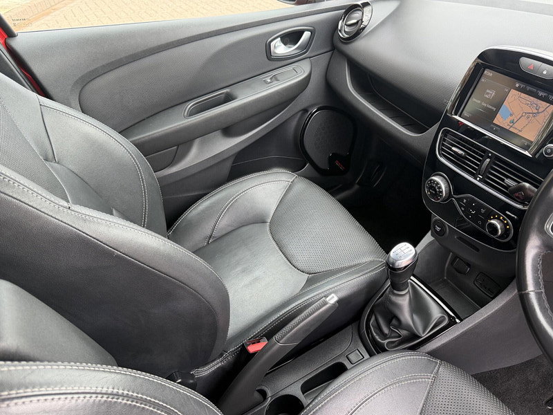 Renault Clio 0.9 TCe Signature Nav Euro 6 (s/s) 5dr