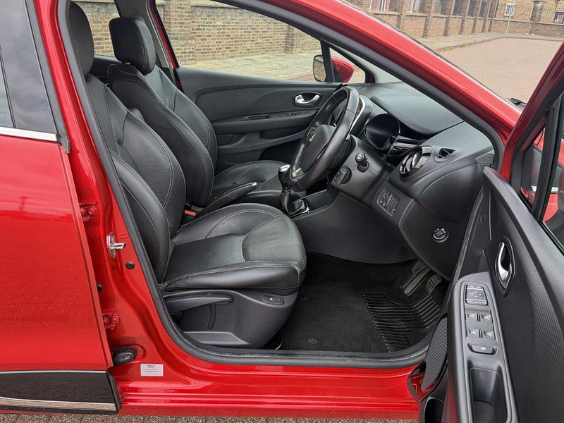Renault Clio 0.9 TCe Signature Nav Euro 6 (s/s) 5dr