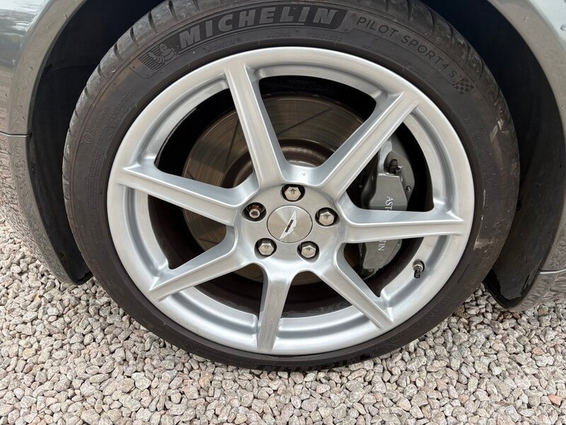 Aston Martin Vantage 4.3 V8 Coupe 2dr Petrol Manual Euro 4 (380 bhp)