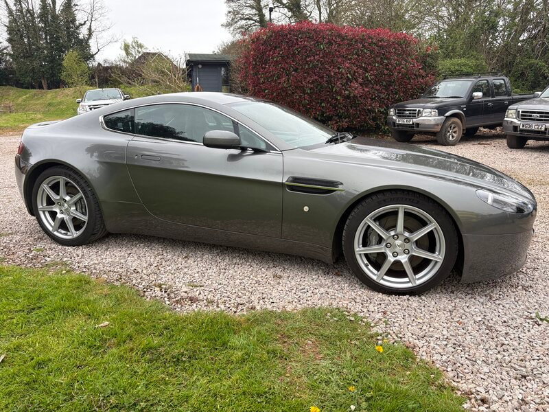Aston Martin Vantage 4.3 V8 Coupe 2dr Petrol Manual Euro 4 (380 bhp)
