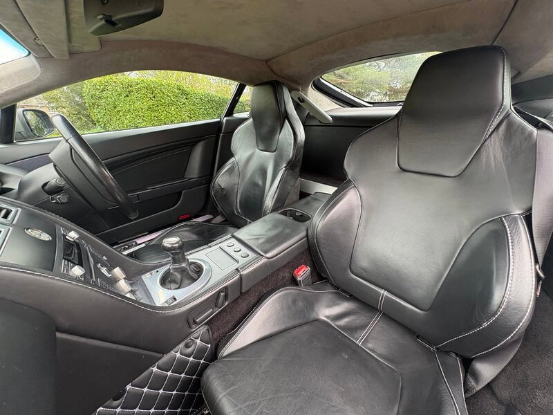 Aston Martin Vantage 4.3 V8 Coupe 2dr Petrol Manual Euro 4 (380 bhp)