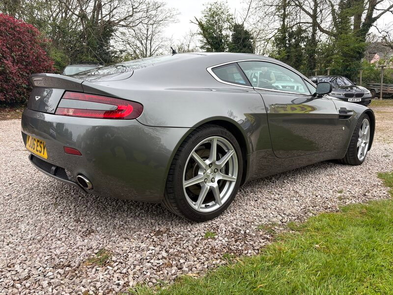 Aston Martin Vantage 4.3 V8 Coupe 2dr Petrol Manual Euro 4 (380 bhp)