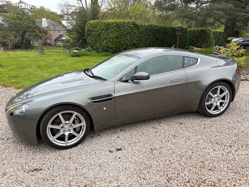 Aston Martin Vantage 4.3 V8 Coupe 2dr Petrol Manual Euro 4 (380 bhp)