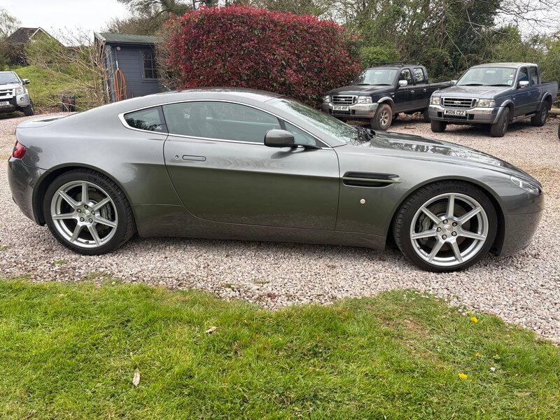 Aston Martin Vantage 4.3 V8 Coupe 2dr Petrol Manual Euro 4 (380 bhp)