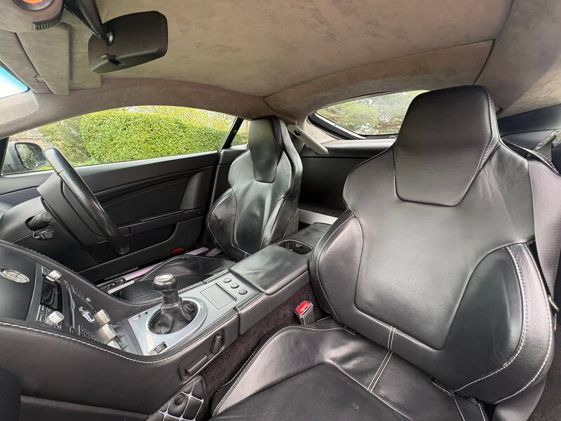 Aston Martin Vantage 4.3 V8 Coupe 2dr Petrol Manual Euro 4 (380 bhp)
