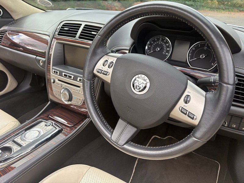 Jaguar XK 5.0 V8 Portfolio Convertible 2dr Petrol Auto Euro 5 (385 ps)