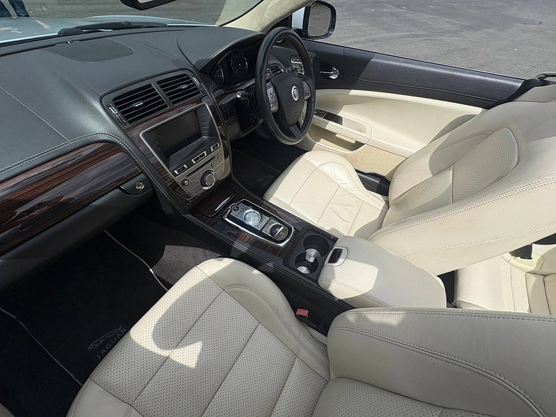 Jaguar XK 5.0 V8 Portfolio Convertible 2dr Petrol Auto Euro 5 (385 ps)