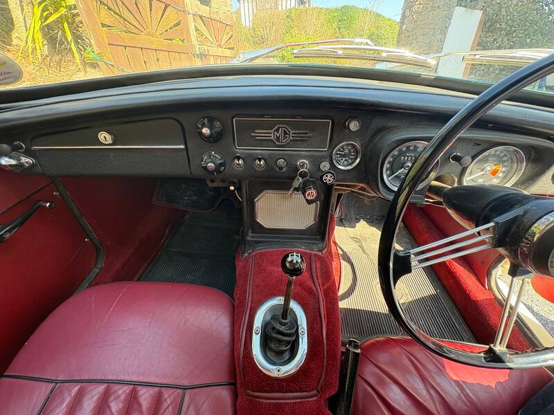 MG MGB GT Overdrive