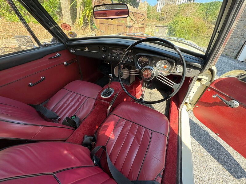 MG MGB GT Overdrive