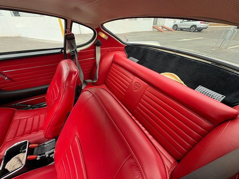 Volvo P1800 S