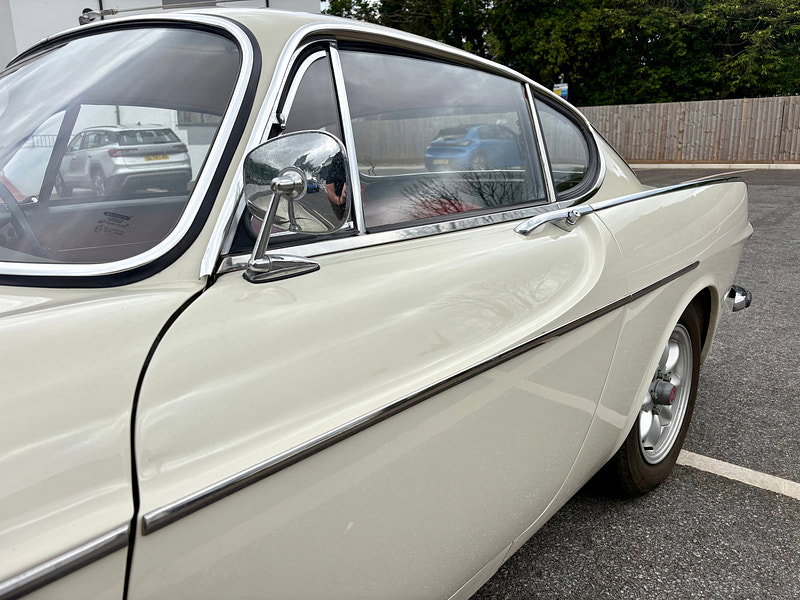 Volvo P1800 S