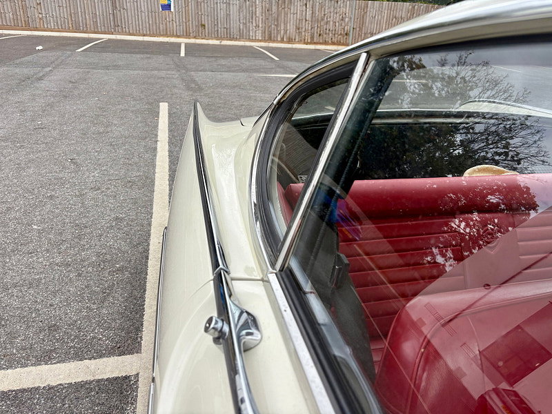 Volvo P1800 S